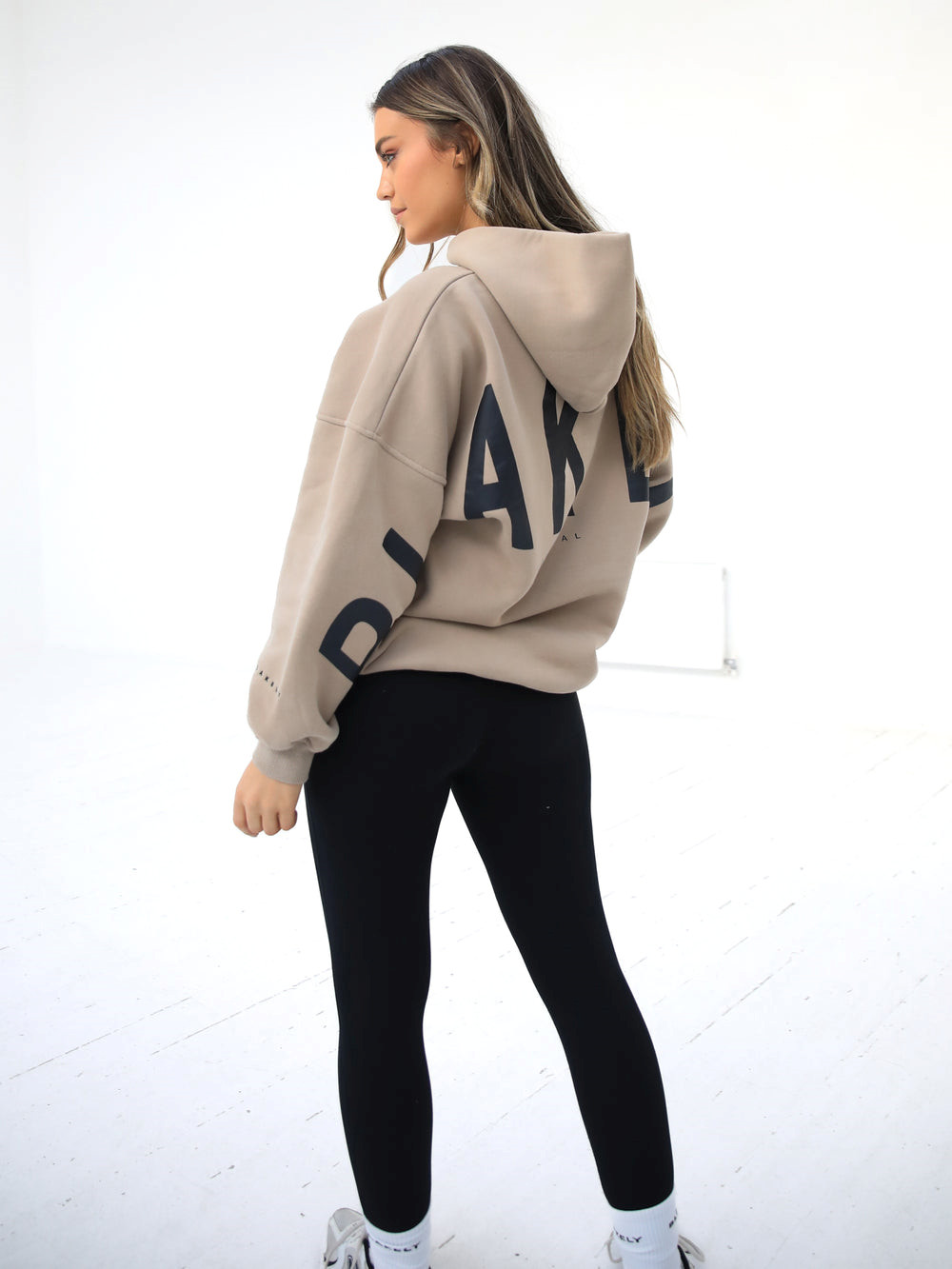 Blakely Isabel Oversized Hoodie Tan | 954617-AVP