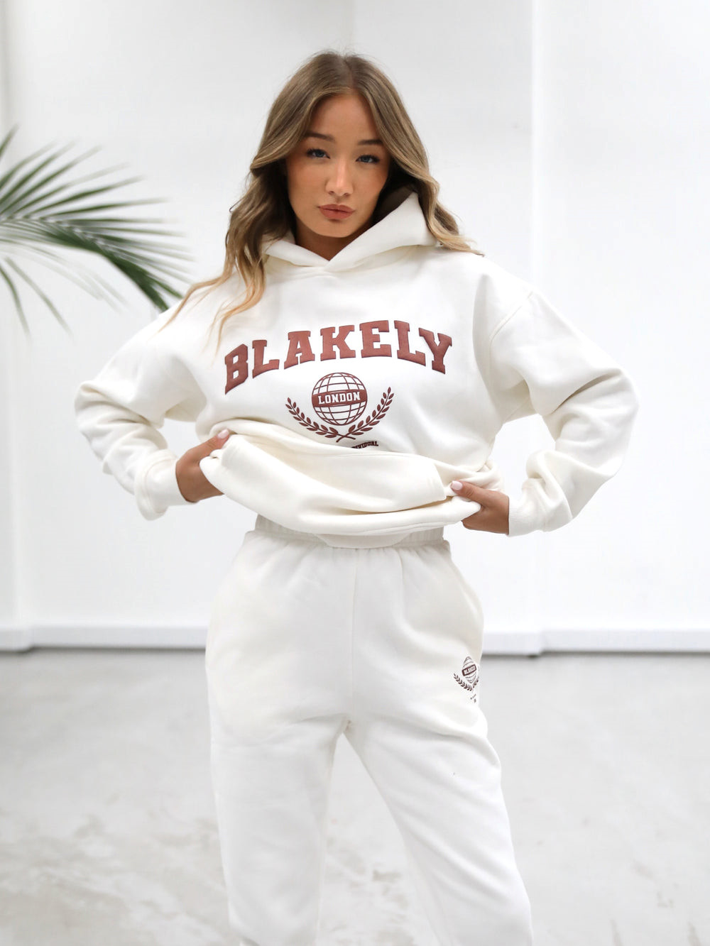 Blakely Women's Varsity Relaxed Hoodie Białe | 543862-VAP